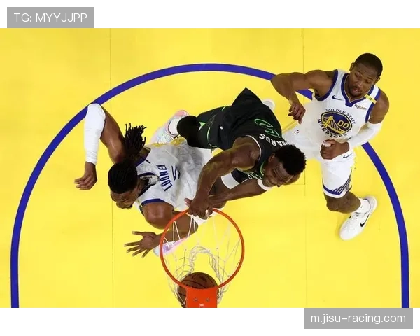 勇士对阵森林狼季后赛判罚，爱德华兹利用尺度获罚球